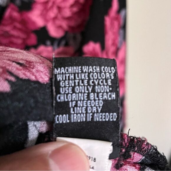 Torrid Black Floral Crepe Strappy Blouse Shirt Top with 3/4 Sleeves Size 2/2X - Picture 10 of 11